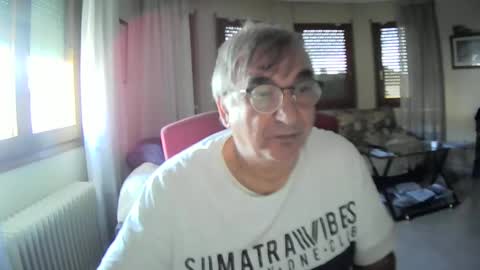 Snapshot of antonio2605 chatting on 12-06-24, 11:00 Antonio online show from 12-06-24, 11:00