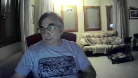 Snapshot of antonio2605 chatting on 12-24-24, 10:17 Antonio online show from 12-24-24, 10:17