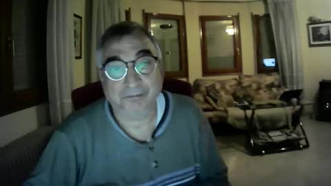 Snapshot of antonio2605 chatting on 01-17-25, 05:32 Antonio online show from 01-17-25, 05:32