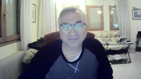 Snapshot of antonio2605 chatting on 02-12-25, 01:30 Antonio online show from 02-12-25, 01:30