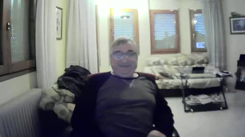 Snapshot of antonio2605 chatting on 02-14-25, 07:17 Antonio online show from 02-14-25, 07:17