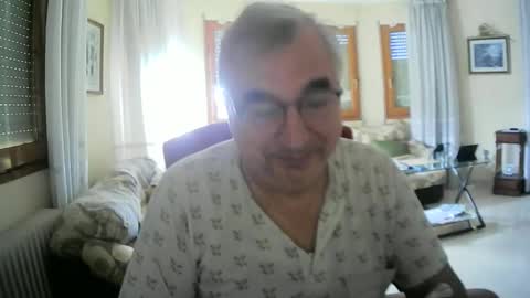 Snapshot of antonio2605 chatting on 09-12-25, 08:47 Antonio online show from 09-12-25, 08:47