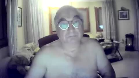 Snapshot of antonio2605 chatting on 09-20-25, 12:55 Antonio online show from 09-20-25, 12:55