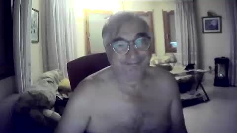 Snapshot of antonio2605 chatting on 09-22-25, 01:29 Antonio online show from 09-22-25, 01:29