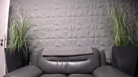 HI My name is Antonio online show from 02-05-25, 08:04