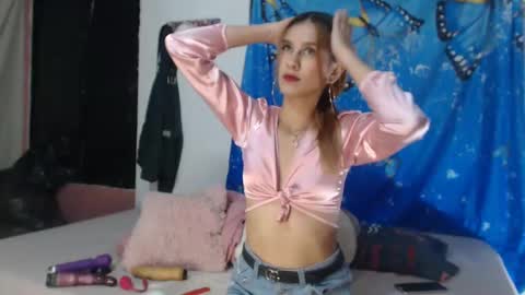 Snapshot of antony_2024 chatting on 01-23-25, 02:44 karol y antony online show from 01-23-25, 02:44