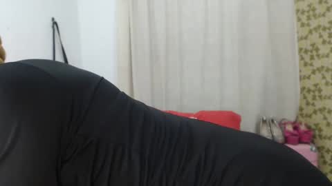 Snapshot of antony_2024 chatting on 02-17-25, 07:53 karol y antony online show from 02-17-25, 07:53