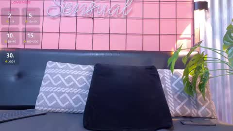 Juan Camilo online show from 04-25-26, 07:22