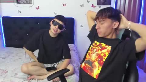 Antony y thiago online show from 11-14-25, 05:06