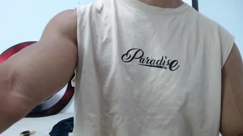 Instagram miguelangel1802  online show from 04-01-26, 06:47