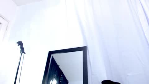 Instagram miguelangel1802  online show from 04-12-26, 09:20