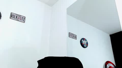 Instagram miguelangel1802  online show from 07-21-26, 12:02