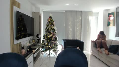 Snapshot of antotss chatting on 12-28-24, 05:14 Maria Antonia online show from 12-28-24, 05:14