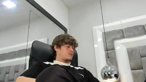 Snapshot of antthony_kings chatting on 10-12-25, 07:57 Anthony King online show from 10-12-25, 07:57