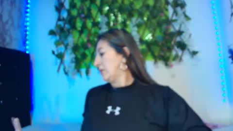 Snapshot of any_mour chatting on 11-11-25, 04:51 any mour online show from 11-11-25, 04:51