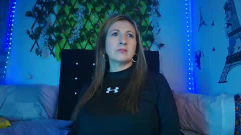 Snapshot of any_mour chatting on 11-23-25, 06:41 any mour online show from 11-23-25, 06:41