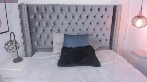 anya_belth online show from 10-26-25, 03:51