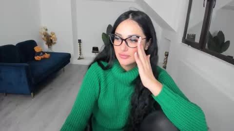 Anya online show from 01-19-26, 04:38