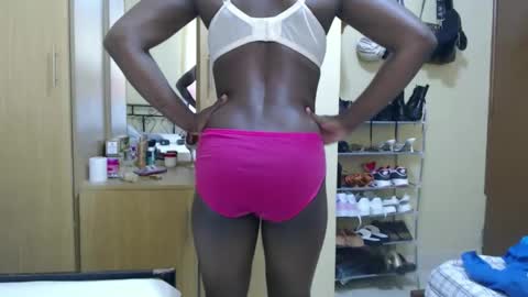 Snapshot of anya_h chatting on 11-29-25, 07:44 Gracious online show from 11-29-25, 07:44