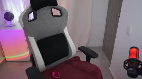 anya online show from 12-04-25, 08:39