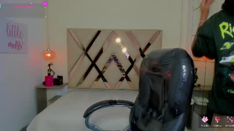 anyelotwink online show from 06-18-26, 09:14