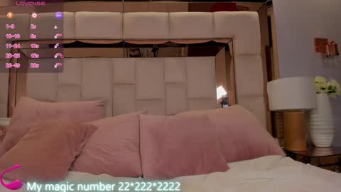 Snapshot of anyi_sweet_titss chatting on 12-15-25, 04:17 Anyi online show from 12-15-25, 04:17