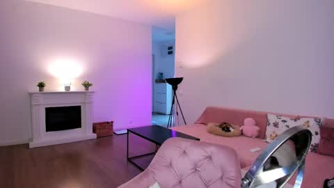 Anysa Smith online show from 04-17-26, 08:34