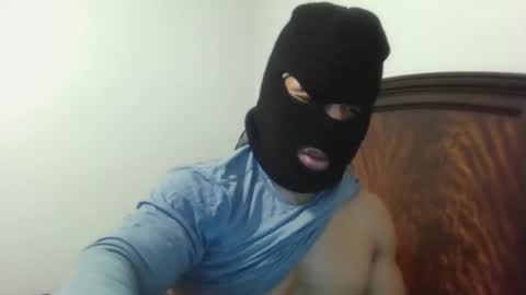 Snapshot of anything4anut chatting on 12-14-25, 02:28 anything4anut online show from 12-14-25, 02:28