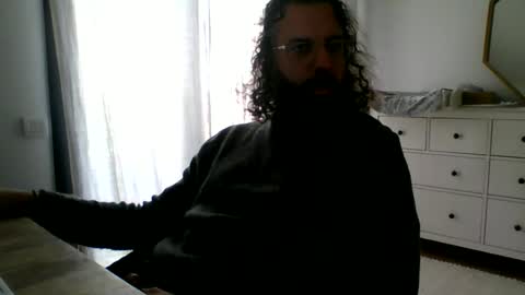 Snapshot of apc_3 chatting on 12-16-24, 11:01 apc_3 online show from 12-16-24, 11:01