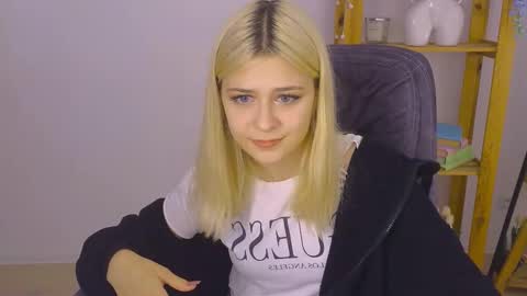 ApheliaStar online show from 10-25-25, 11:07