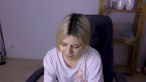 ApheliaStar online show from 11-14-25, 03:55