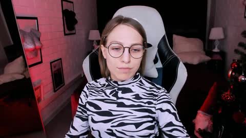 Snapshot of aphexqueen chatting on 12-06-24, 01:44 APHEX QUEEN online show from 12-06-24, 01:44