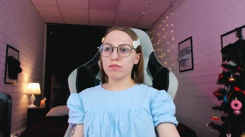 Snapshot of aphexqueen chatting on 12-21-24, 07:38 APHEX QUEEN online show from 12-21-24, 07:38