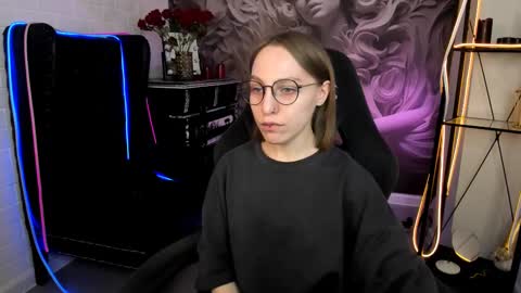 Snapshot of aphexqueen chatting on 02-14-25, 01:18 APHEX QUEEN online show from 02-14-25, 01:18