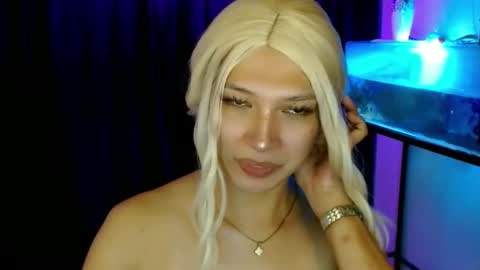 Snapshot of aphr0dite_x chatting on 12-26-24, 07:24 Roman Goddess online show from 12-26-24, 07:24