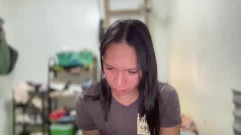 Snapshot of aphr0dite_x chatting on 12-17-25, 12:00 Roman Goddess online show from 12-17-25, 12:00