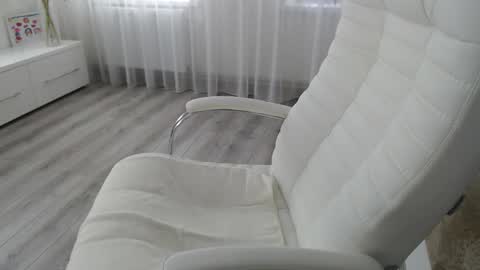 Aphrodite online show from 10-04-25, 10:13