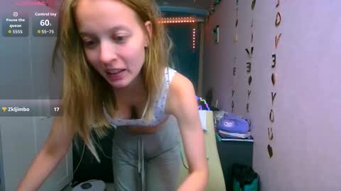 Snapshot of aphrodite_wow_ chatting on 10-04-25, 01:31 Aphrodite online show from 10-04-25, 01:31