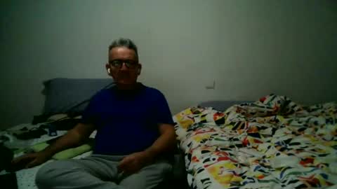 Snapshot of apixaba chatting on 12-29-24, 08:37 furry bear online show from 12-29-24, 08:37