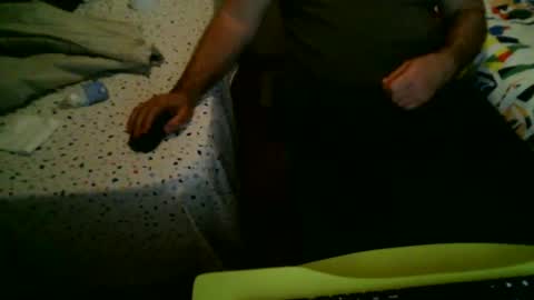 Snapshot of apixaba chatting on 01-06-25, 08:18 furry bear online show from 01-06-25, 08:18