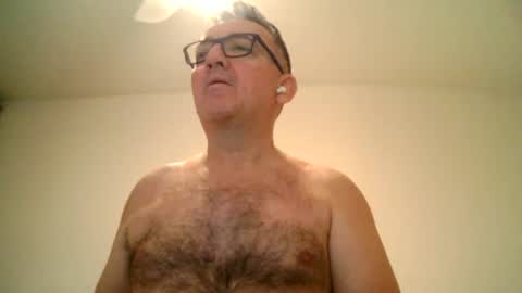 Snapshot of apixaba chatting on 02-23-25, 09:16 furry bear online show from 02-23-25, 09:16