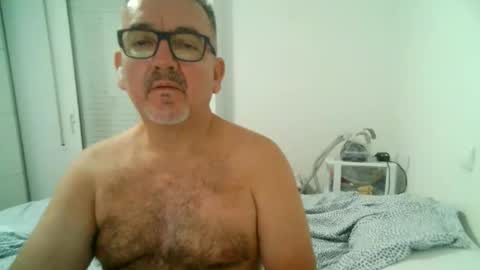 Snapshot of apixaba chatting on 09-11-25, 09:59 furry bear online show from 09-11-25, 09:59