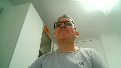 Snapshot of apixaba chatting on 09-22-25, 10:01 furry bear online show from 09-22-25, 10:01