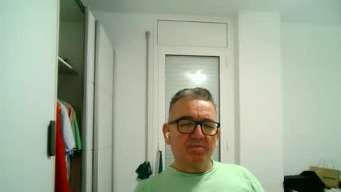 Snapshot of apixaba chatting on 10-13-25, 07:14 furry bear online show from 10-13-25, 07:14