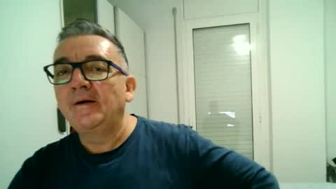 Snapshot of apixaba chatting on 10-15-25, 08:20 furry bear online show from 10-15-25, 08:20