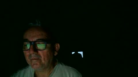 Snapshot of apixaba chatting on 10-20-25, 09:48 furry bear online show from 10-20-25, 09:48