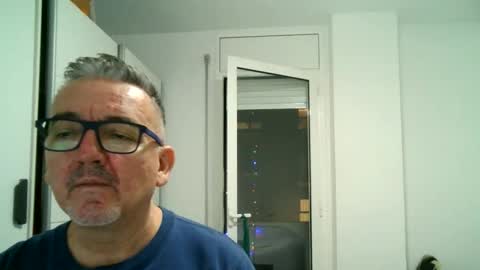 Snapshot of apixaba chatting on 11-01-25, 06:32 furry bear online show from 11-01-25, 06:32