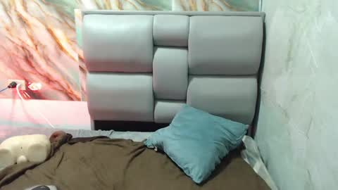 Snapshot of apolo01_ chatting on 09-28-25, 05:40 Apolo online show from 09-28-25, 05:40