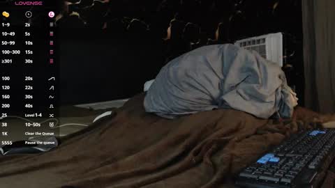 Snapshot of apolo01_ chatting on 12-15-25, 11:09 Apolo online show from 12-15-25, 11:09