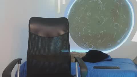 Apolo Lux  online show from 03-10-26, 10:04